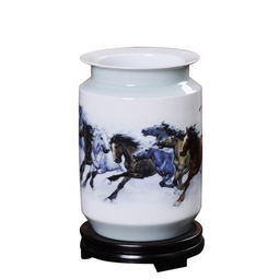 藝術的馳騁 景德鎮陶瓷珍品《馳騁八駿馬圖》瓷瓶的美學探析